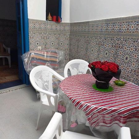 Dar Tazrout Apartment Tangier Bagian luar foto