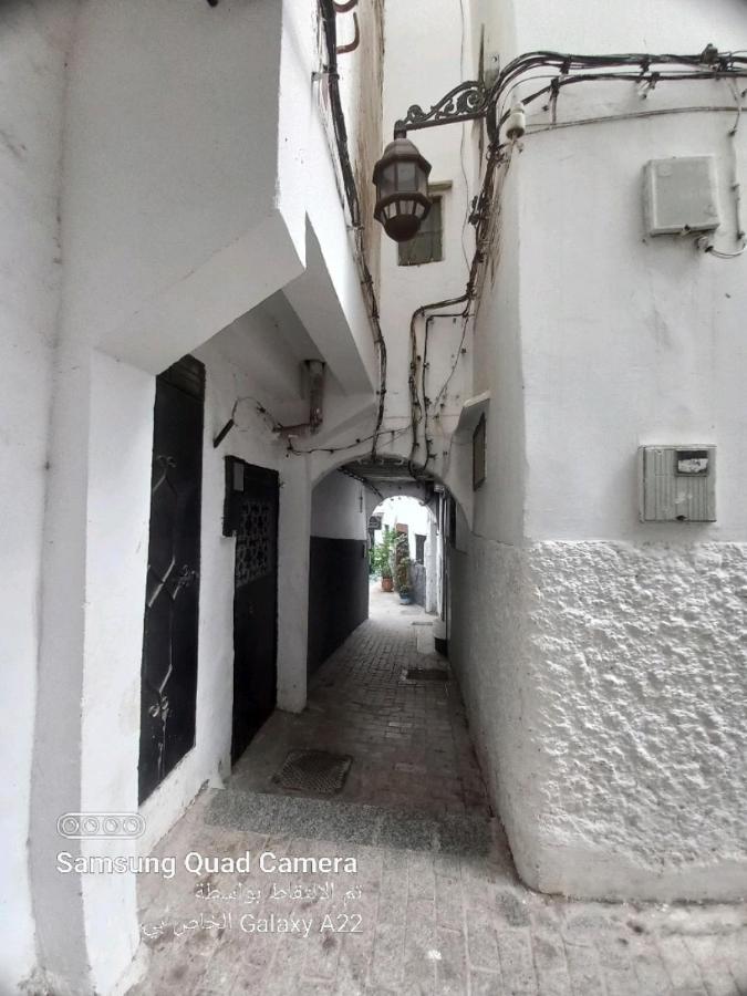 Dar Tazrout Apartment Tangier Bagian luar foto