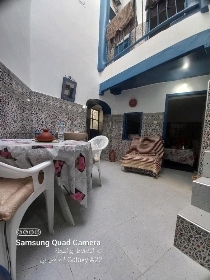 Dar Tazrout Apartment Tangier Bagian luar foto