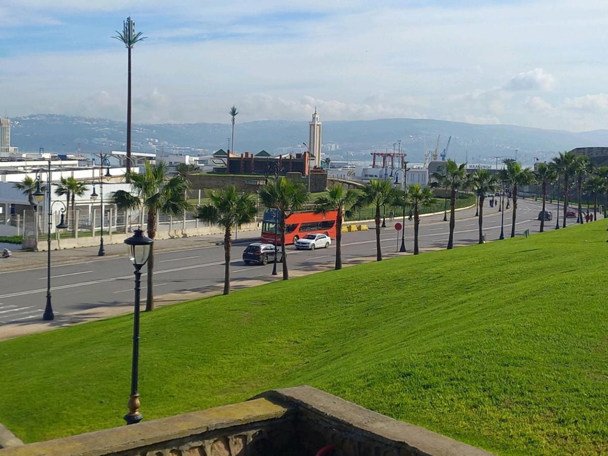 Dar Tazrout Apartment Tangier Bagian luar foto