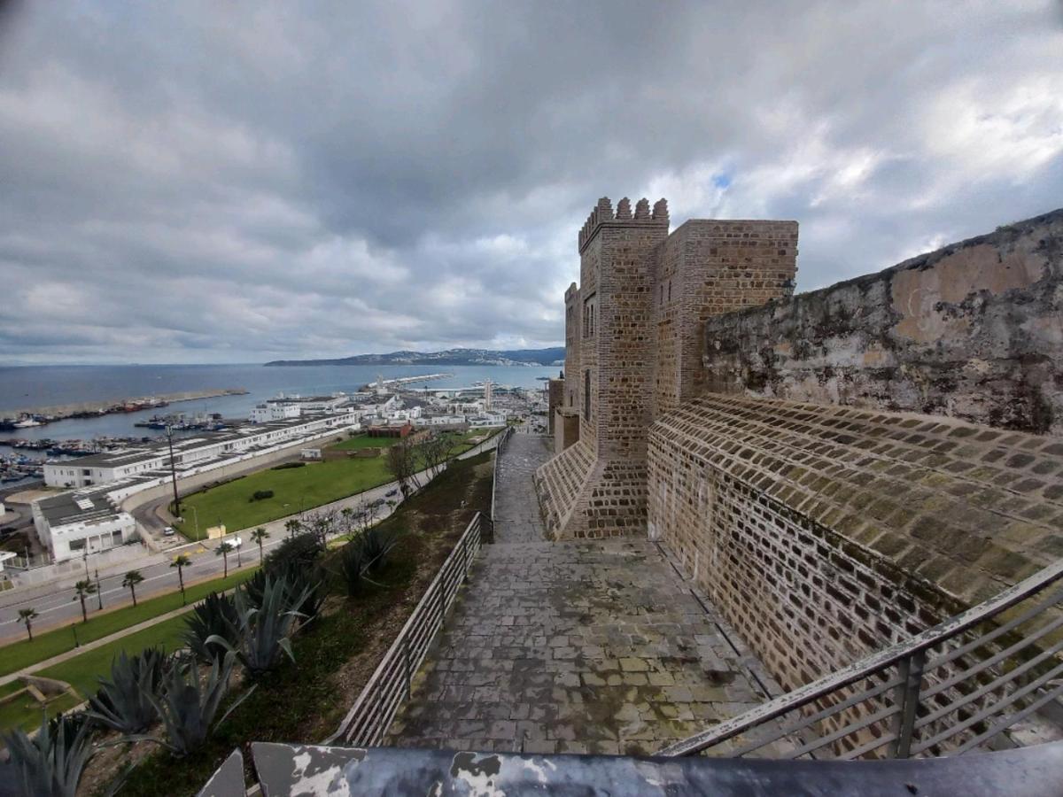 Dar Tazrout Apartment Tangier Bagian luar foto