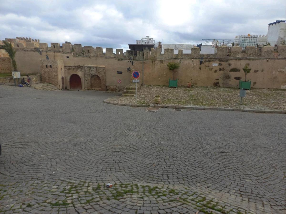 Dar Tazrout Apartment Tangier Bagian luar foto