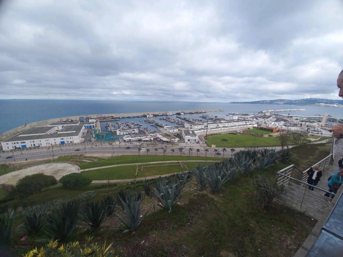 Dar Tazrout Apartment Tangier Bagian luar foto